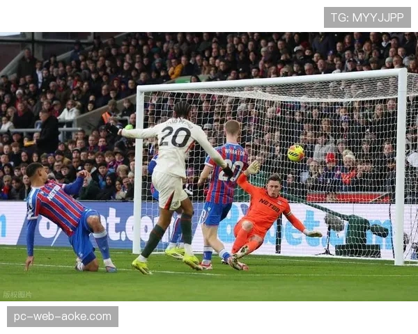 曼城1-0阿森纳，关键制胜球引发VAR划线精度讨论。